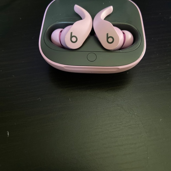 Beats Fit Pro earbuds - Picture 2 of 5